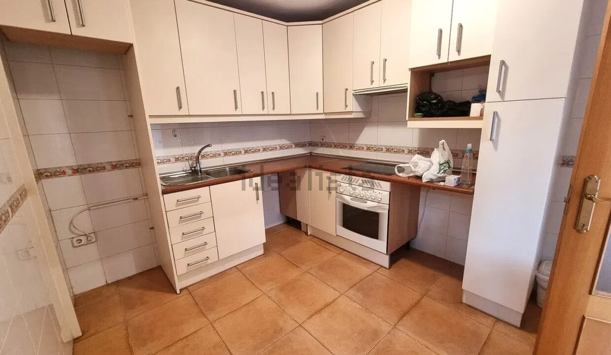 Chalet adosado en CL Ramon De Garciasol (4)